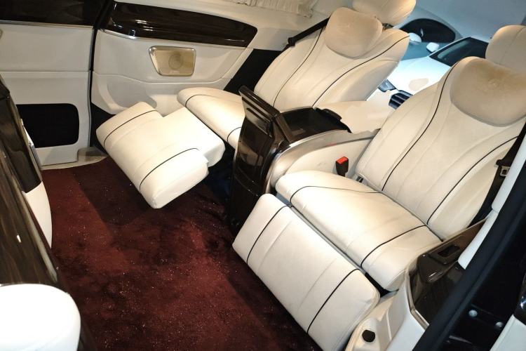 Used Mercedes-Benz V-Class 2022 V 260 Avantgarde Edition Left Rear Seat