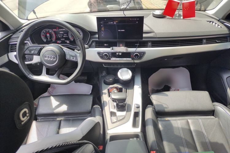 Used Audi A4L 2022 40 TFSI Luxury Dynamic Model Center Console