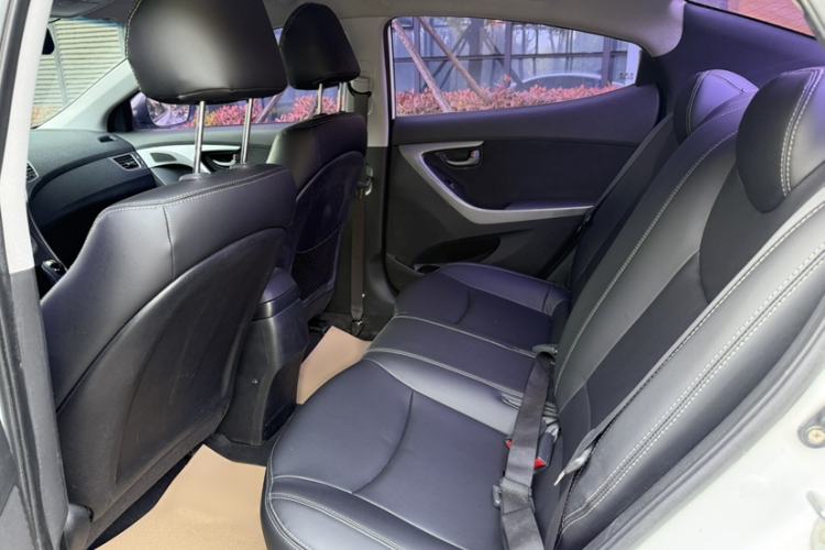 Used Hyundai Elantra (5th Generation / Langdong) 2015 1.6L Automatic Fashion Model
