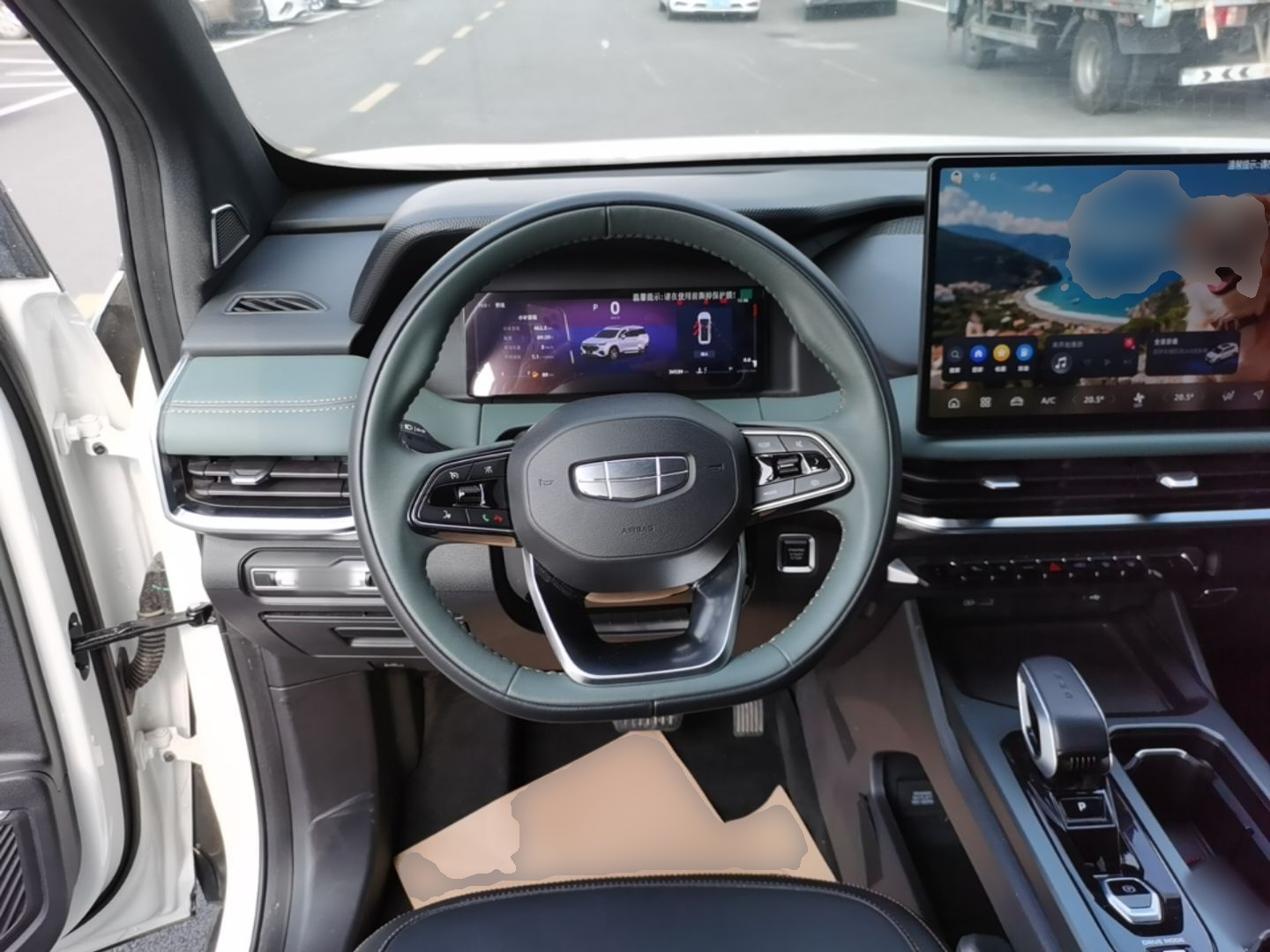Geely Auto Haoyue L 2024 2.0T DCT Prestige Version — снимка 13