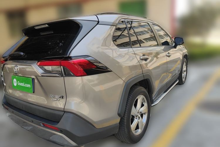 Used Toyota RAV4 2021 2.0L CVT Two-Wheel Drive Fashion PLUS Edition
