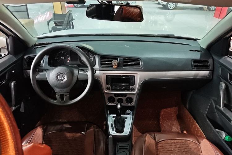 Used Volkswagen Lavida 2013 Revised Classic 1.6L Automatic Fashion Edition
