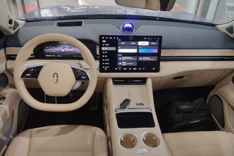 Used Hima AITO M5 2025 Extended-Range Ultra All-Wheel-Drive Version Center Console