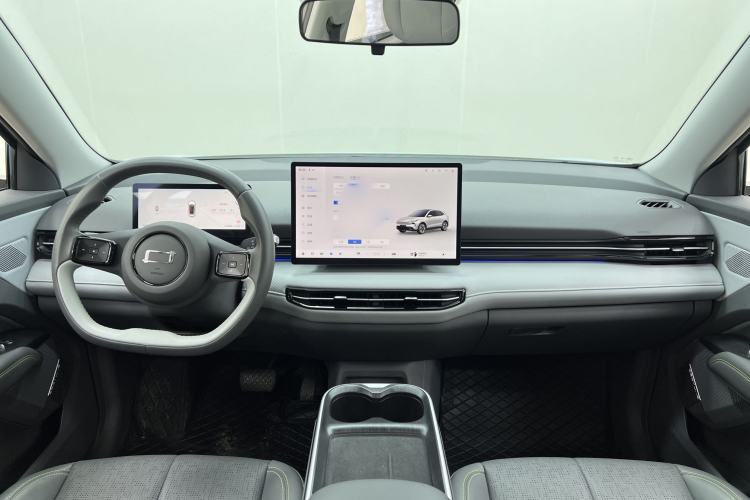 Used Bestune Yueyi 03 2025 565km Premium Edition Interior 5