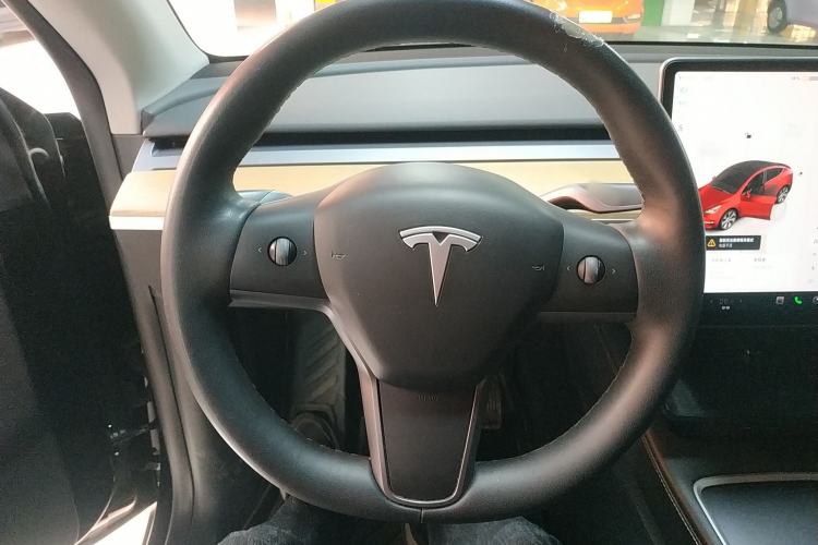 Used Tesla Model Y 2021 Long-Range All-Wheel-Drive Version
