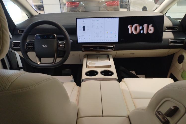 Used Li Auto MEGA 2025 Home Family Special Edition Center Console