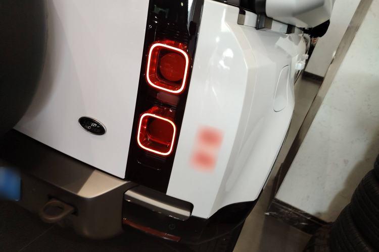 Used Land Rover Defender 2023 Facelift 110 3.0T P400 X-DYNAMIC HSE Exterior 6