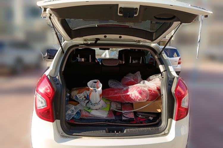 Used SsangYong Korando 2015 2.0L Two-Wheel Drive Manual ZhiZhen Edition Trunk