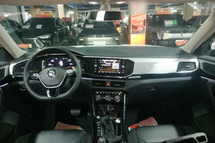 Used Volkswagen Tayron 2019 330TSI All-Wheel-Drive Luxury Plus Model China VI Standard Center Console