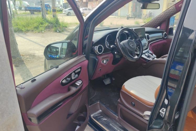 Used Mercedes-Benz V-Class 2017 V 260 Avantgarde Edition Driver Seat