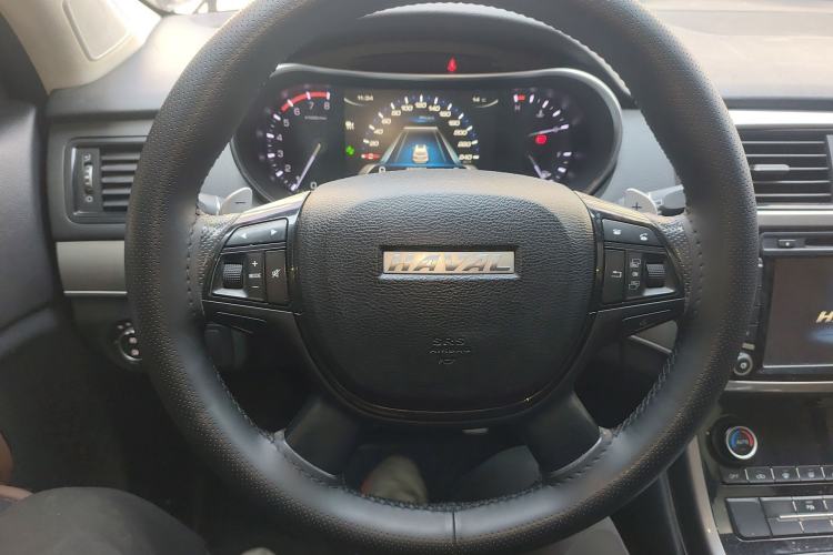 Used Haval H8 2017 2.0T Gasoline Two-Wheel Drive Smart Edition Steering Wheel