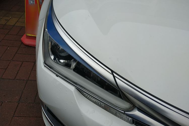 Used Toyota Corolla 2017 Revised Dual-Engine 1.8L E-CVT Leading Edition Right Front Headlight