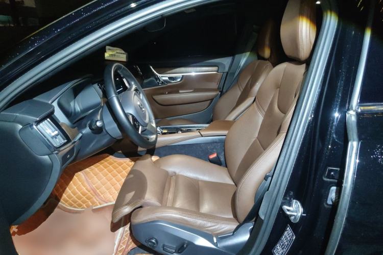 Used Volvo S90 2024 B5 Zhiyuan Luxury Edition