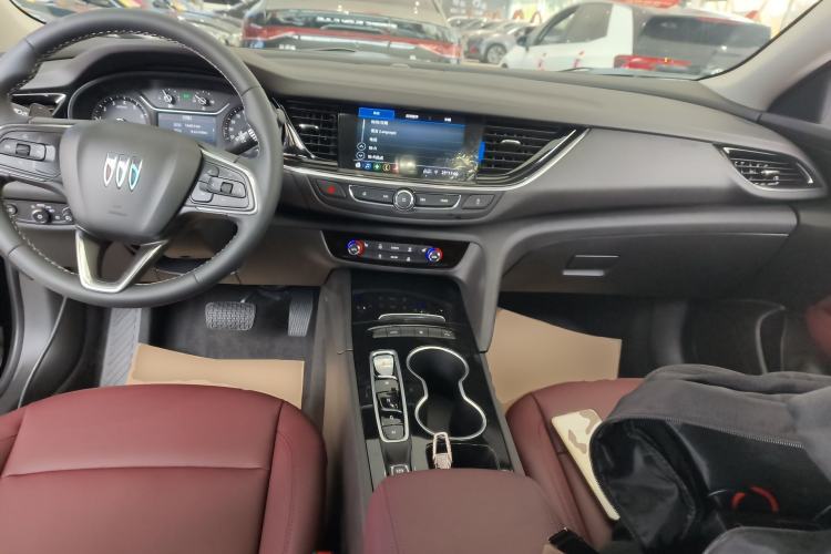 Used Buick Regal 2025 Model 25T Ultra-Enjoyment Edition
