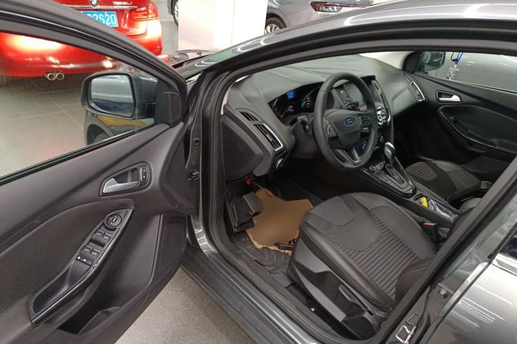 Used Ford Focus 2017 Sedan 1.6L Automatic Fashion Edition Smart Drive Version
