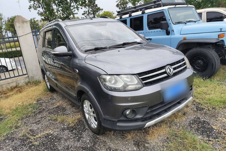 Used Dongfeng Fengon 360 2015 1.5L Manual Luxury 7-Seater China IV Standard
