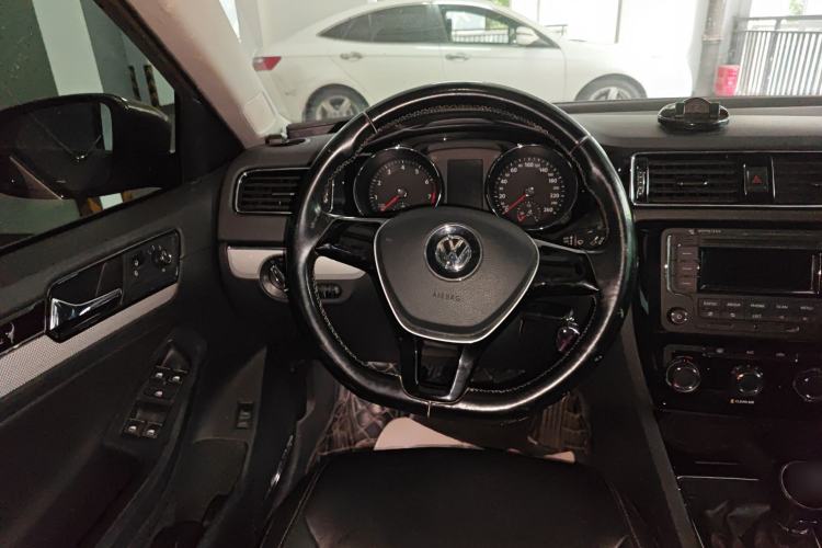 Used Volkswagen Sagitar 2015 230TSI Manual Comfort Version
