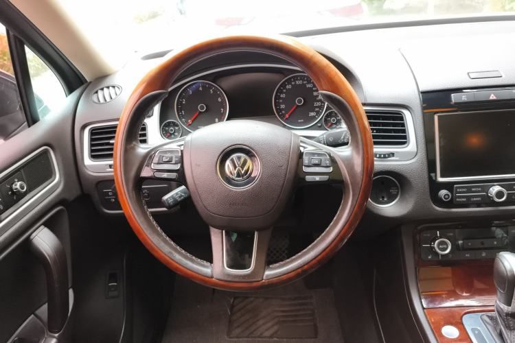 Used Volkswagen Touareg 2015 3.0 TSI Luxury Model Steering Wheel