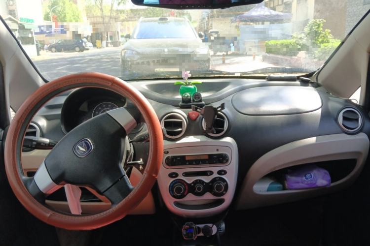 Used CHANGAN Benni mini 2012 1.0L Manual Fashion Edition China IV Standard Center Console