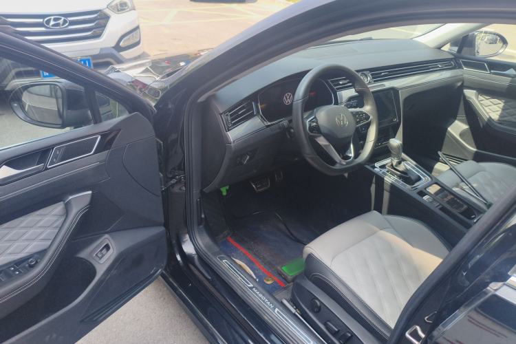 Used Volkswagen Magotan 2023 2 Million Units Limited Edition 330TSI DSG Leading Version Driver Seat