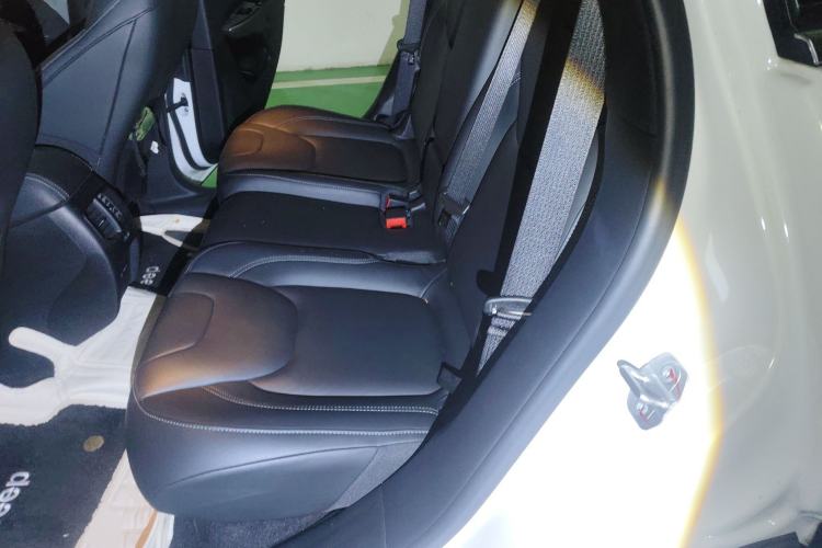 Used Jeep Cherokee 2019 2.0T Two-Wheel Drive Smart Enjoyment Version China V
