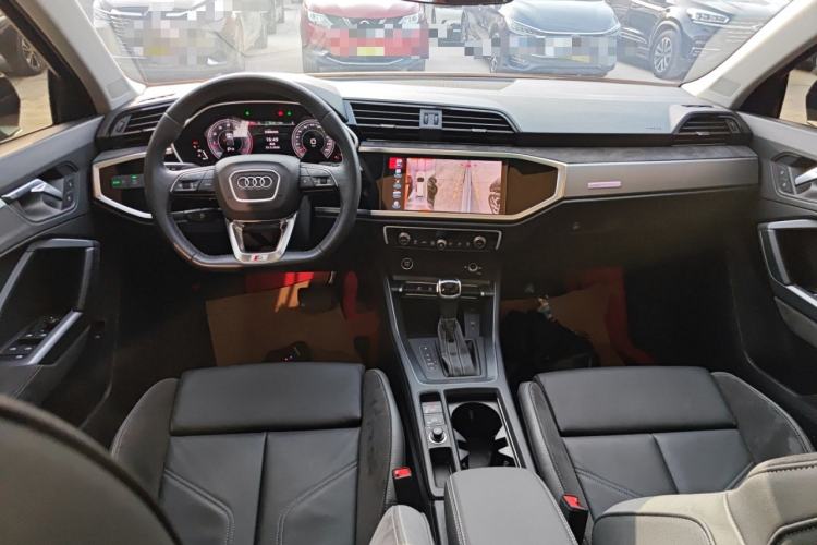 Used Audi Q3 Sportback 2023 40 TFSI Fashion Model Center Console