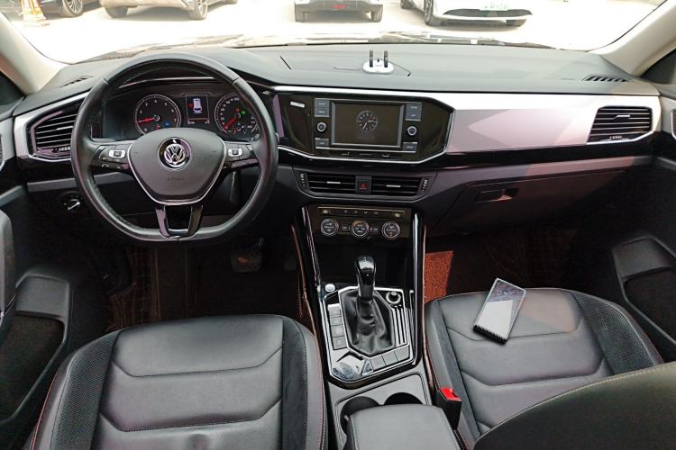 Used Volkswagen Tayron 2019 Teramont Edition 280TSI Two-Wheel Drive Luxury Model China VI Standard Center Console