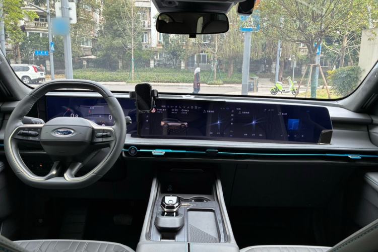 Used Ford Edge 2023 Ford Explorer L 2.0T EcoBoost Two-Wheel Drive 7-Seater Luxury Model Interior 7