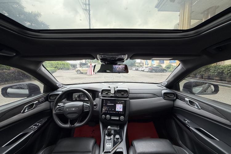 Used Lynk & Co 03 2022 2.0TD DCT JingPro Interior 2