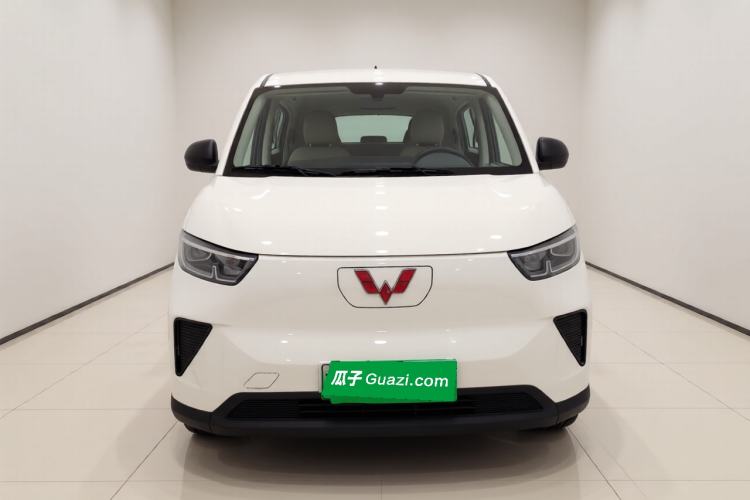 Used Wuling Yangguang 2024 300KM Comfort Version Passenger Van 75kW Exterior 1