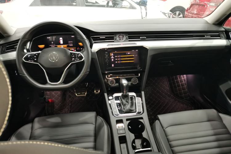 Used Volkswagen Magotan 2023 2 Million Units Limited-Edition 280TSI DSG Comfort Version Center Console