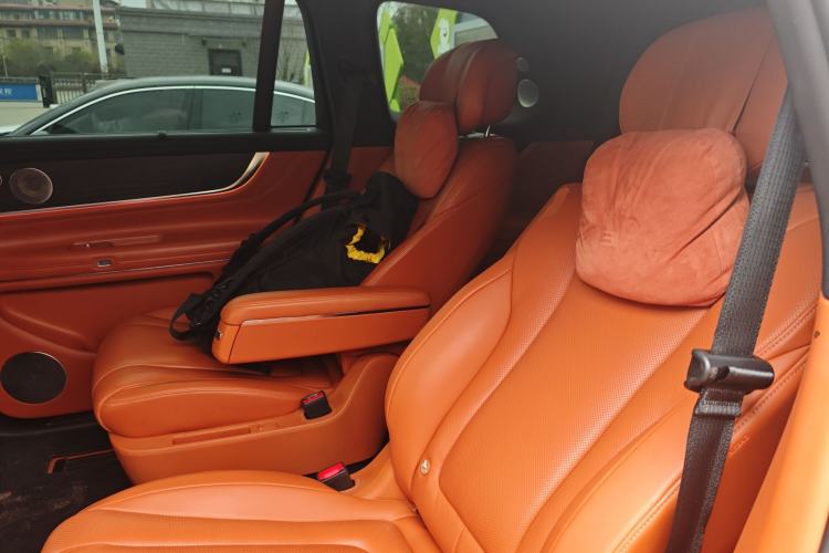 Used Hima AITO M9 2024 Range-Extended Max Edition 42 kWh 6-Seater Version Left Rear Seat