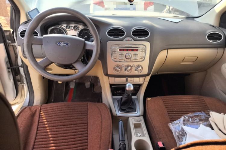 Used Ford Focus 2011 Sedan 1.8L Manual Comfort Model
