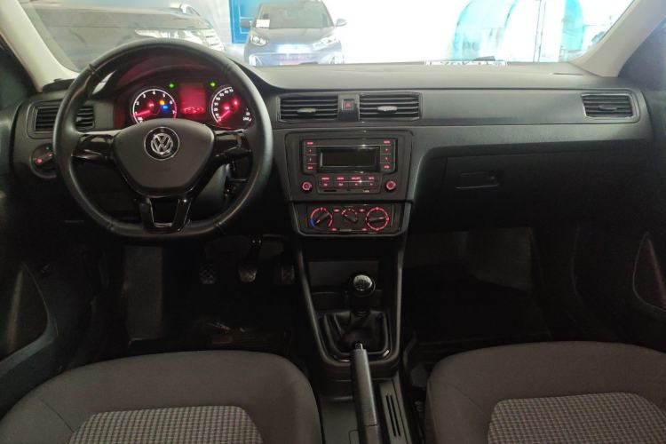 Used Volkswagen Santana 2016 1.6L Manual Fashion Edition Center Console