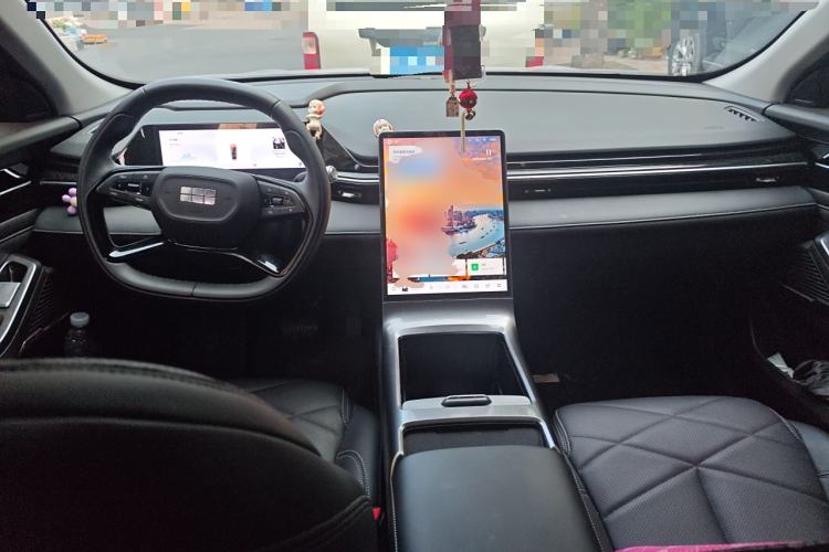 Used Geely Galaxy L6 2024 125km PLUS Dragon Edition
