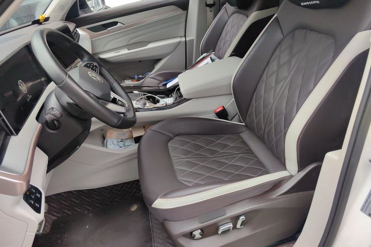 Used Volkswagen Tavendor 2023 380TSI Four-Wheel Drive R-Line Cruise Edition