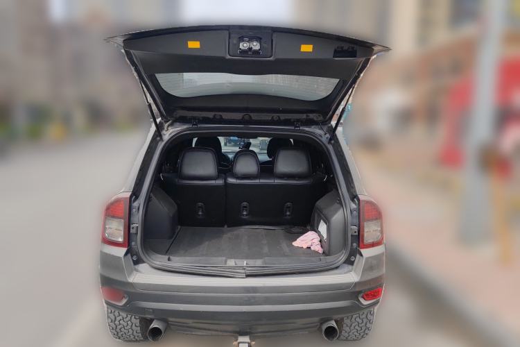 Used Jeep Compass 2014 2.4L Four-Wheel Drive Serpentine Collection Edition