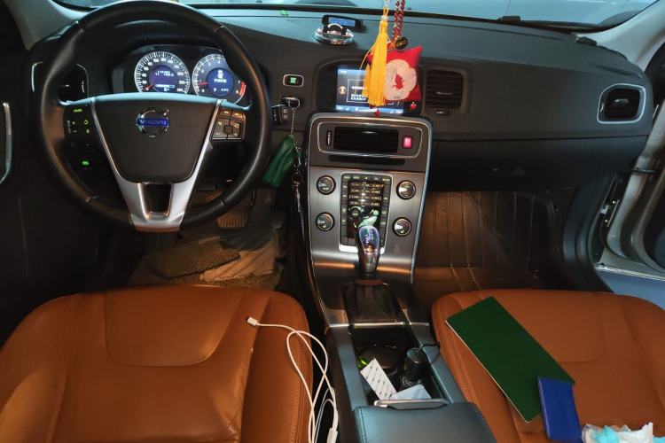 Used Volvo V60 2013 T5 Zhiya Edition