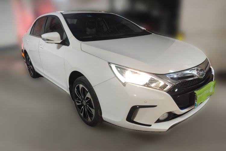 Used BYD Qin New Energy 2015 1.5T Dual-Crown Flagship Plus Edition
