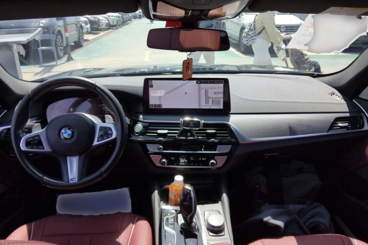 Used BMW 5 Series 2021 530Li Leading Model M Sport Package Center Console