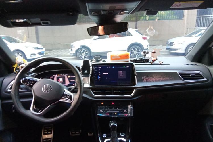 Used Volkswagen T-ROC 2023 300TSI DSG Two-Wheel-Drive Chen Guang Edition
