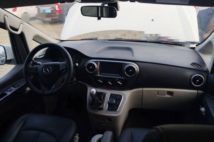 Used JAC Refine M3 2016 IKEA Edition 1.6L Luxury Smart Model Center Console