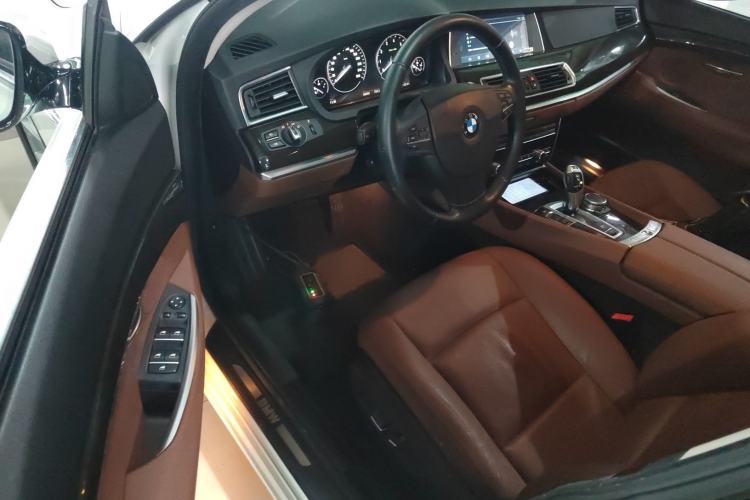 Used BMW 5 Series GT 2015 528i Leading Model Interior 3