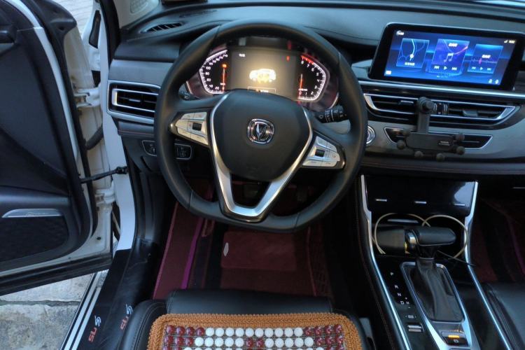 Used CHANGAN CS75 2021 Honor Million Edition 280T DCT Prestige Model
