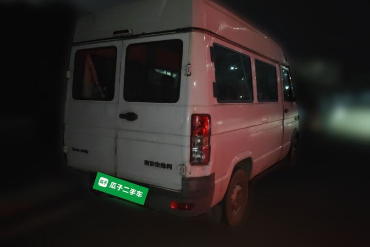 Used Iveco Daily 2012 2.5T-A35 Logistics Version 1 Mid-Roof
