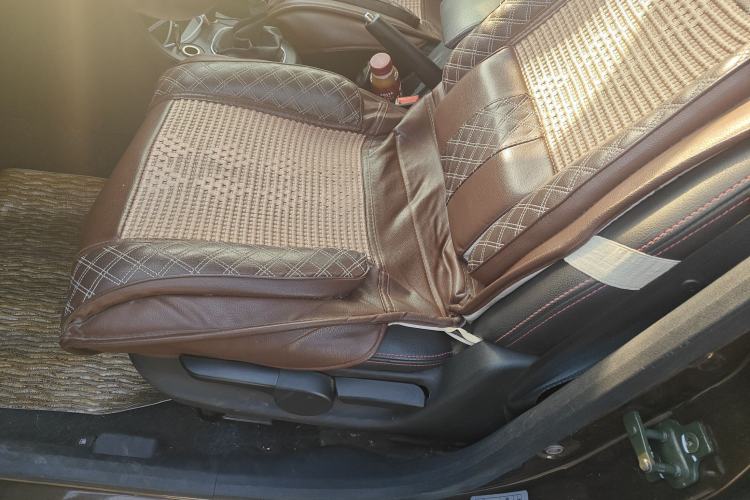 Used Dongfeng Fengon 360 2015 1.5L Manual Luxury 7-Seater China IV Standard
