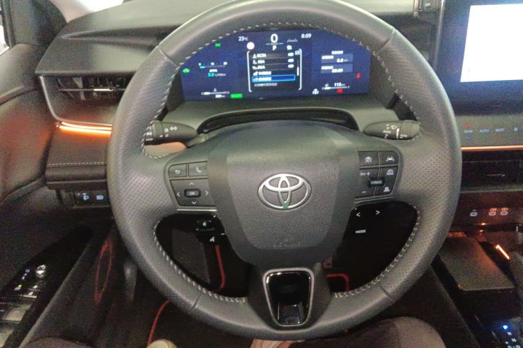 Used Toyota Camry 2026 Model Dual-Engine 2.0HSE Sport Lite Edition