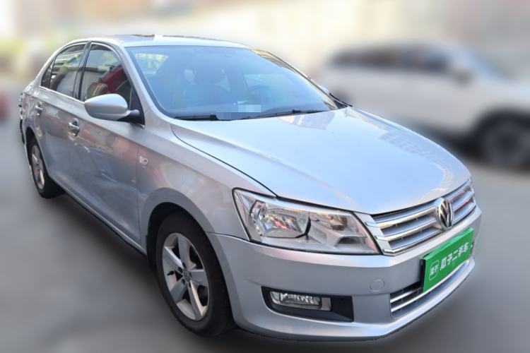 Used Volkswagen Santana 2015 1.6L Manual Comfort Edition Front Right 45 Deg