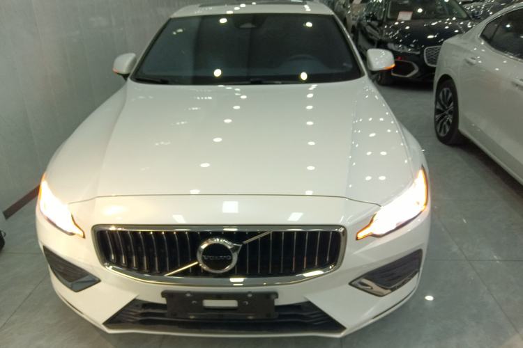 Used Volvo S60 2024 B4 Zhiyuan Luxury Edition