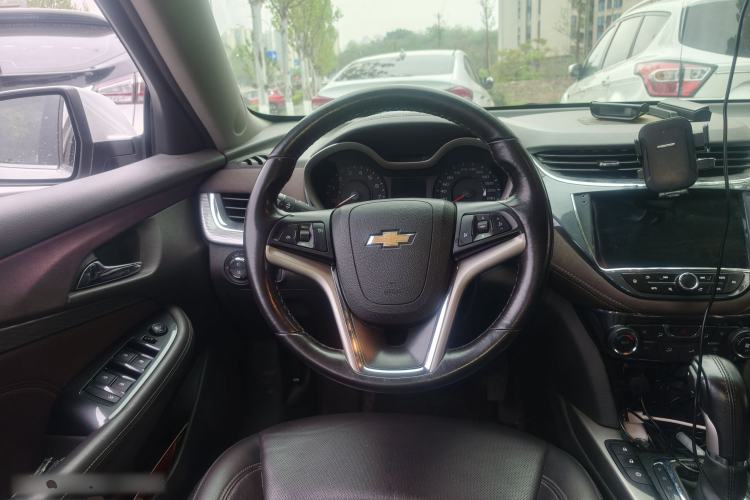 Used Chevrolet Malibu 2018 530T Automatic Luxury Edition Steering Wheel